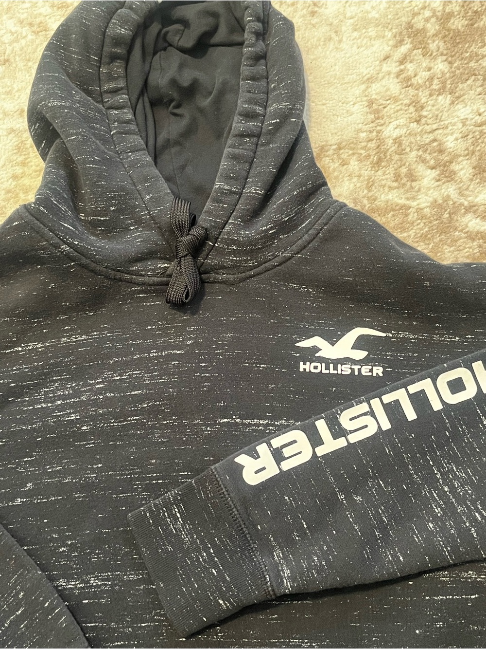 Hollister Mens Medium Black Speckled Fleece Pullover Hoodie Spellout Back Logo M